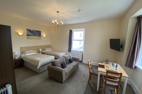 Superior Double or Twin Room, Ensuite, Sea View (Distillery View) | WiFi (free), bed sheets