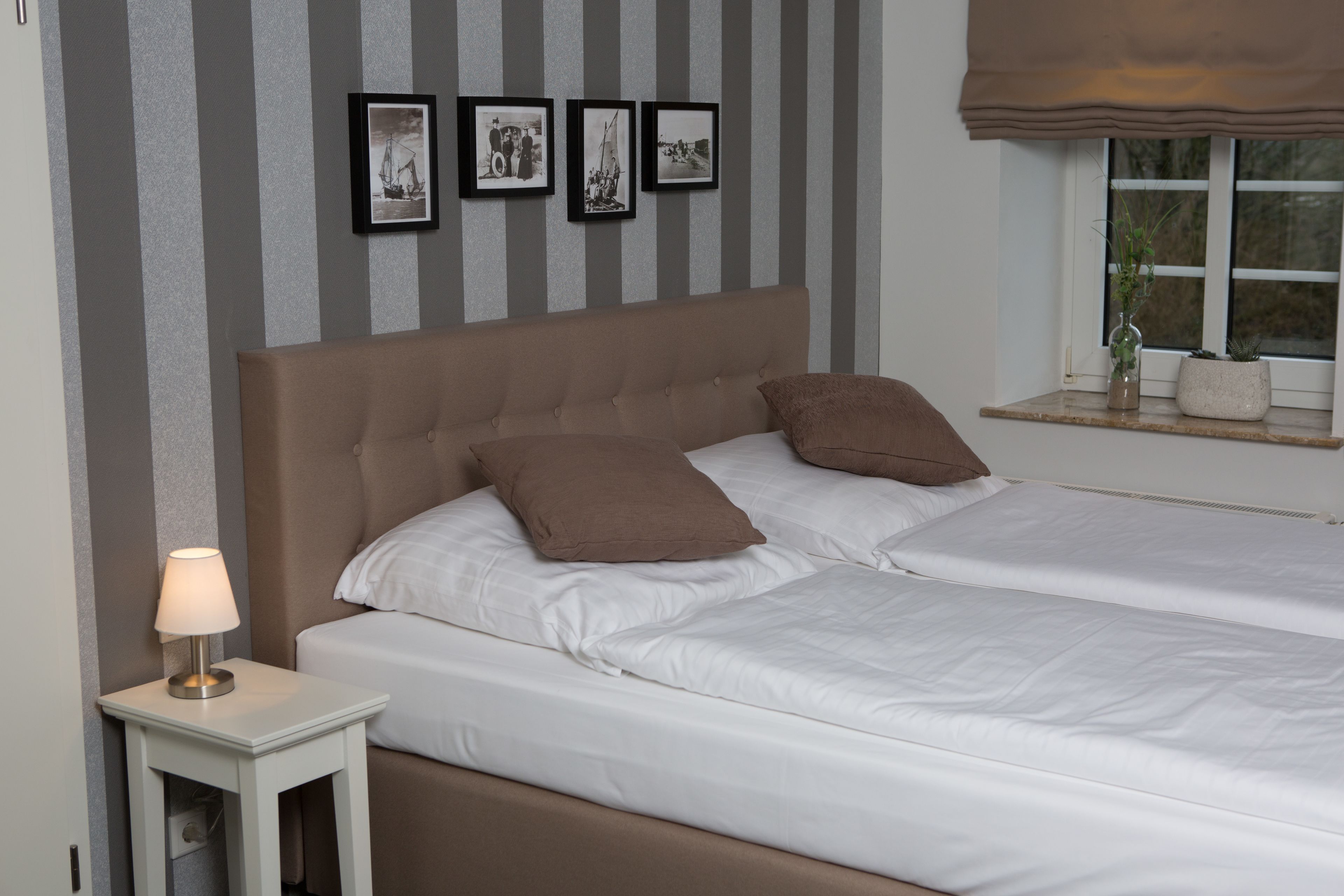 double room | bathroom | shower, free toiletries, hair dryer, towels