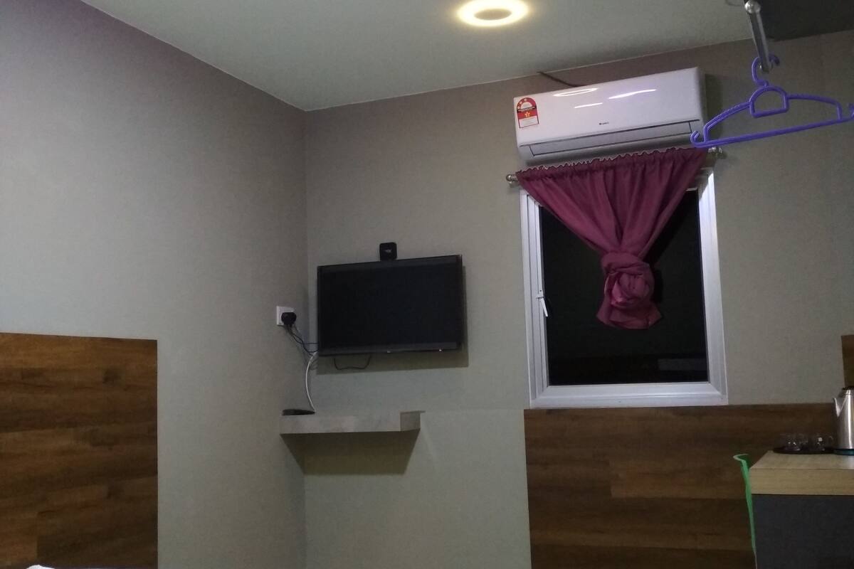 standard double room, 1 queen bed, non smoking | room amenity