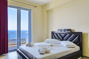 Quadruple Room, Balcony, Sea View | Minibar, desk, soundproofing, free WiFi - Hotel Summer Dream (Sarandë)