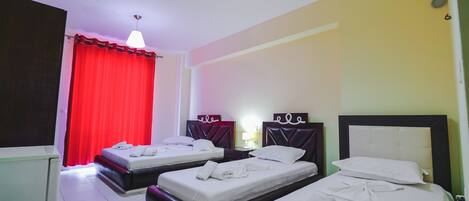 Fyrbäddsrum - balkong - havsutsikt | Minibar, skrivbord, ljudisolering och gratis wi-fi