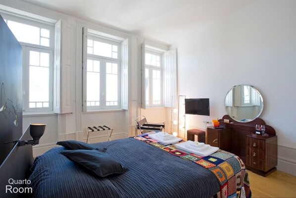 Free cots/infant beds, free WiFi, bed sheets