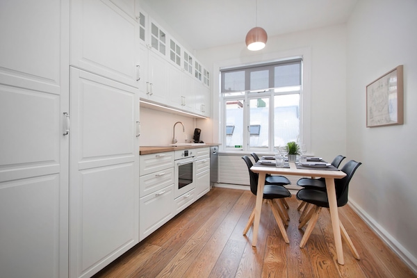 Apartamento City, varias camas, vistas a la ciudad (202) | Cocina privada | Frigorífico, horno, placa de cocina y lavavajillas