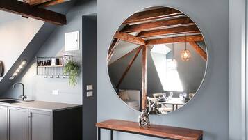 City Apartment, Multiple Beds, Balcony, City View (402) | Individually decorated, individually furnished, blackout curtains