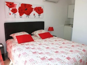 Kamar Double, kamar mandi pribadi (Chambre Coquelicot)