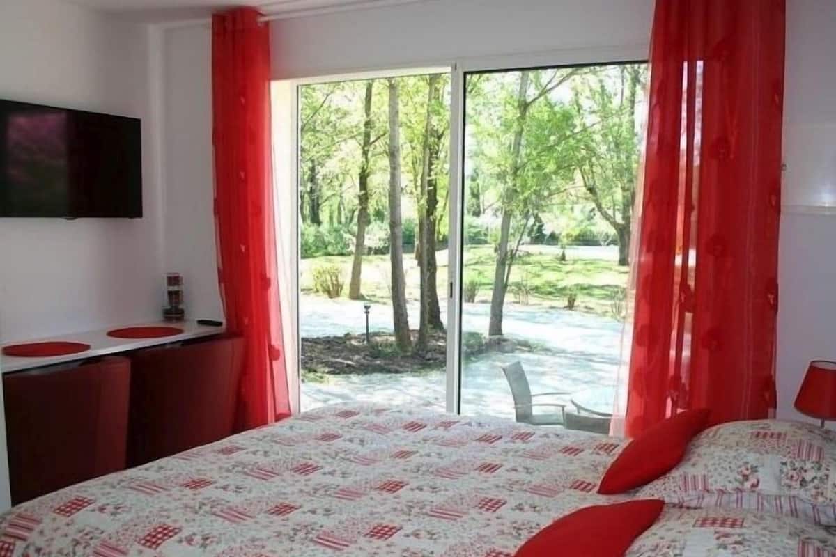 Chambre Double, salle de bains privée (Chambre Coquelicot)