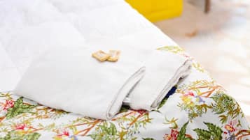 Trang bị nội thất với thiết kế riêng biệt, màn/rèm cản sáng