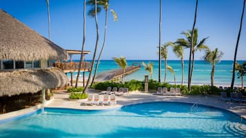 3 piscinas al aire libre, sillones reclinables de piscina
