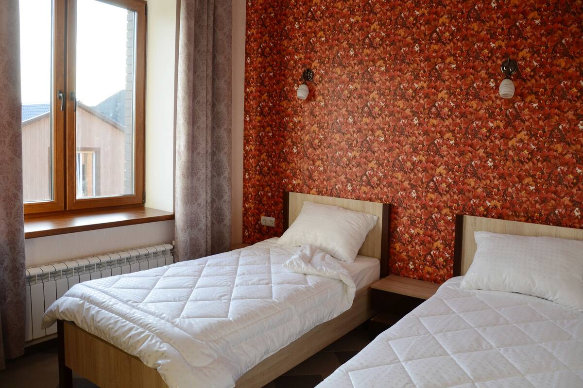 家庭客房 | 遮光窗簾/窗簾、隔音、免費嬰兒床、免費 Wi-Fi