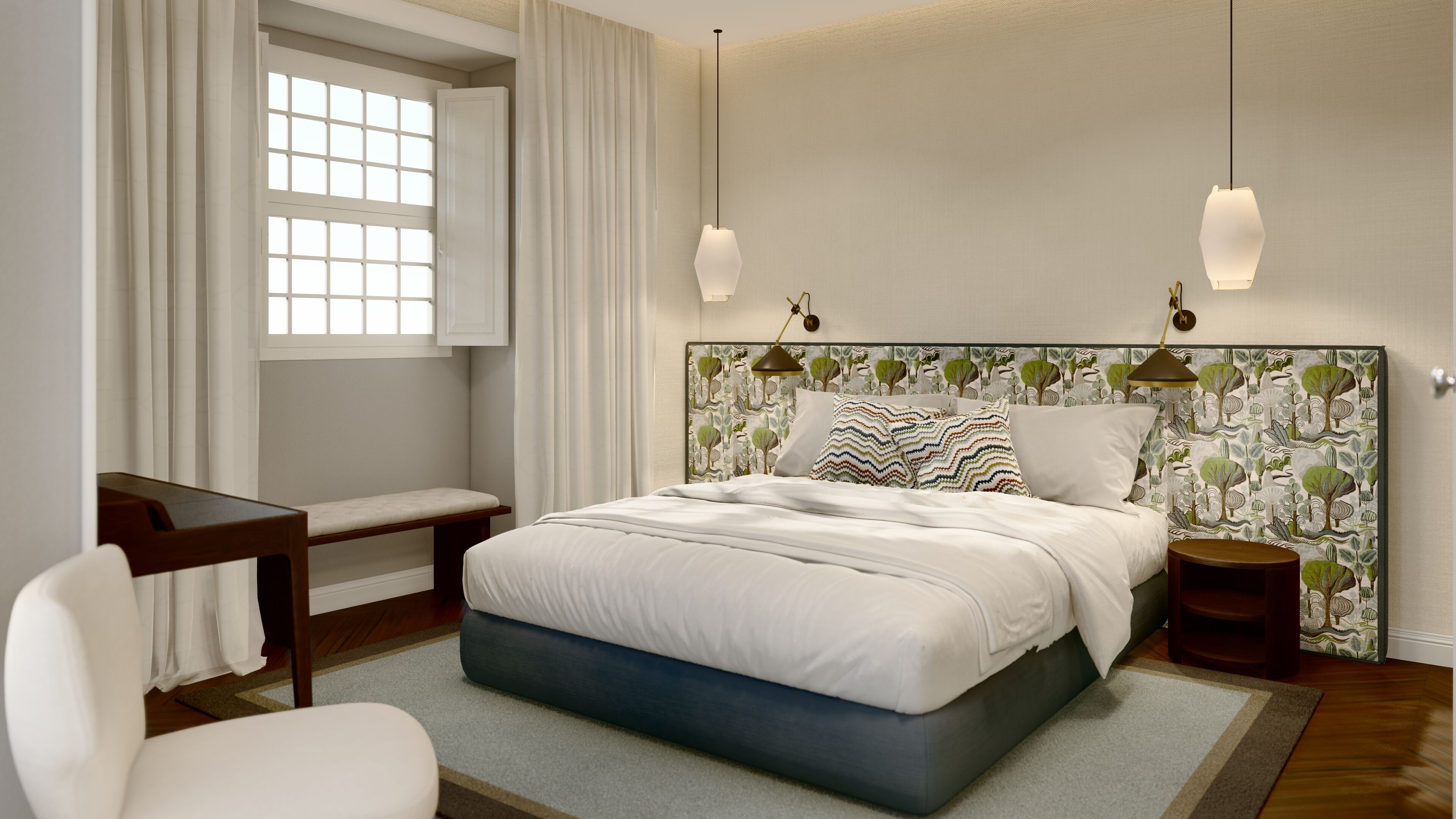 Une chambre à coucher avec un lit, des tables de chevet, un bureau et une fenêtre avec des rideaux.