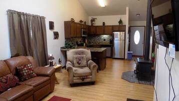 Condo, 2 Bedrooms | Living room | TV