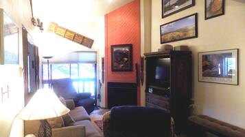 Condo, 2 Bedrooms | Living room | TV