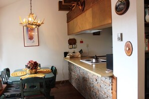 Condo, 2 Bedrooms | In-room dining