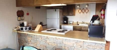 Condo, 2 Bedrooms | Private kitchen