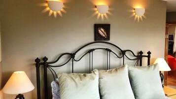 Condo, 3 Bedrooms | Iron/ironing board, free WiFi, bed sheets