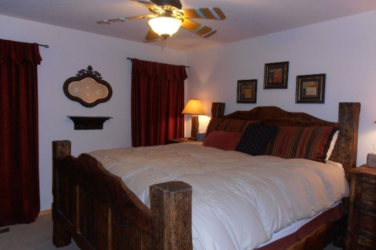 Iron/ironing board, free WiFi, bed sheets