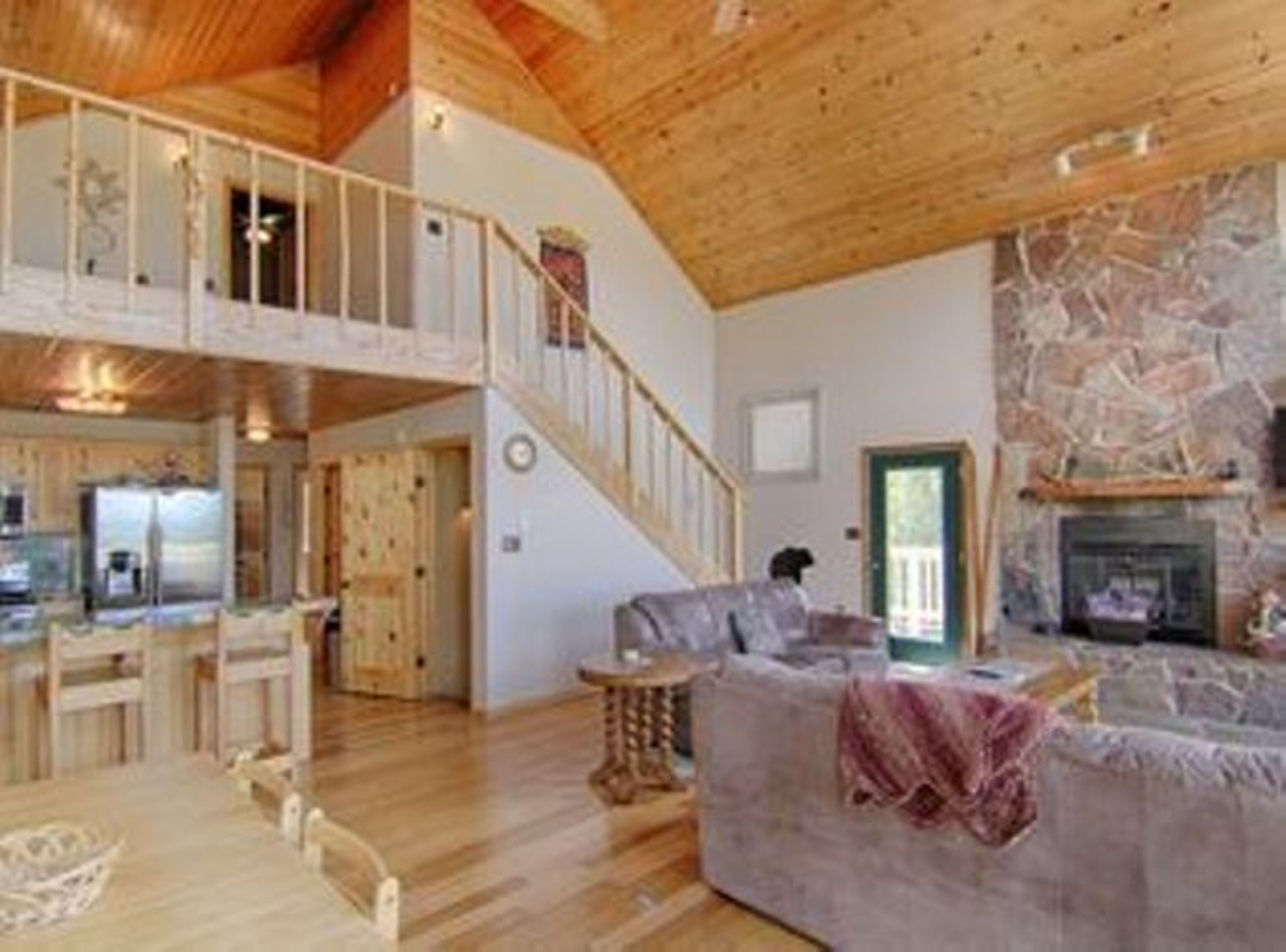 Condo, 4 Bedrooms | In-room dining