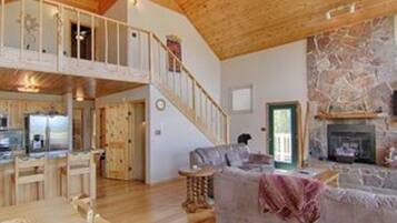 Condo, 4 Bedrooms | In-room dining