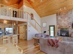 公寓式客房, 4 间卧室 | 客房内用餐