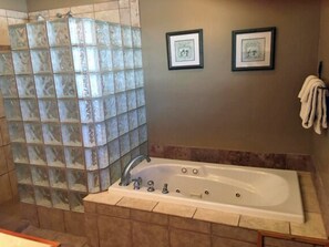 Jetted bathtub - Four Seasons (Angel Fire)