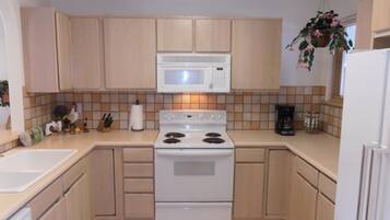 Condo, 2 Bedrooms | Private kitchen | Fridge, microwave