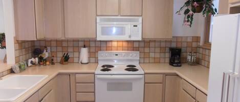 Condo, 2 Bedrooms | Private kitchen | Fridge, microwave