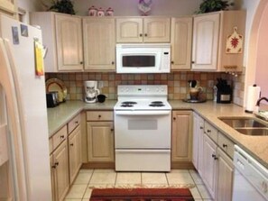 Private kitchen - Mountain Haven (Angel Fire)