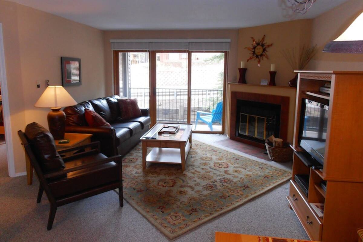 Condo, 1 Bedroom | Living room | TV