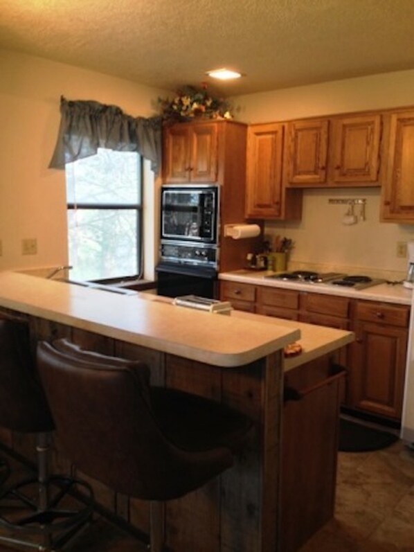 Condo, 2 Bedrooms, 2 Bathrooms | Private kitchen
