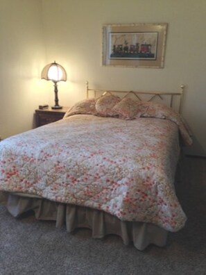 Condo, 2 Bedrooms, 2 Bathrooms | 2 bedrooms, iron/ironing board, free WiFi, bed sheets