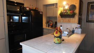 Condo, 2 Bedrooms | Private kitchen | Fridge, microwave