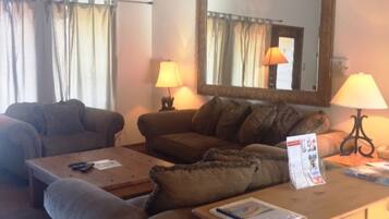 Condo, 2 Bedrooms | Living room | TV