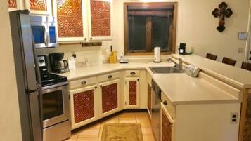 Condo, 2 Bedrooms, 2 Bathrooms | Private kitchen | Fridge, microwave, toaster, cookware/dishes/utensils