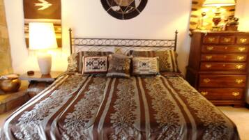 Condo, 3 Bedrooms | Iron/ironing board, free WiFi, bed sheets