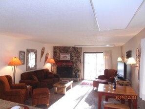 Iron/ironing board, free WiFi, bed sheets - The Wren (Angel Fire)