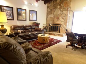 Living room - The Wren (Angel Fire)