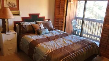 Condo, 3 Bedrooms | Iron/ironing board, free WiFi, bed sheets