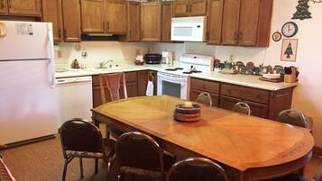 Kondominium, 3 kamar tidur | Dapur pribadi | Lemari es dan microwave