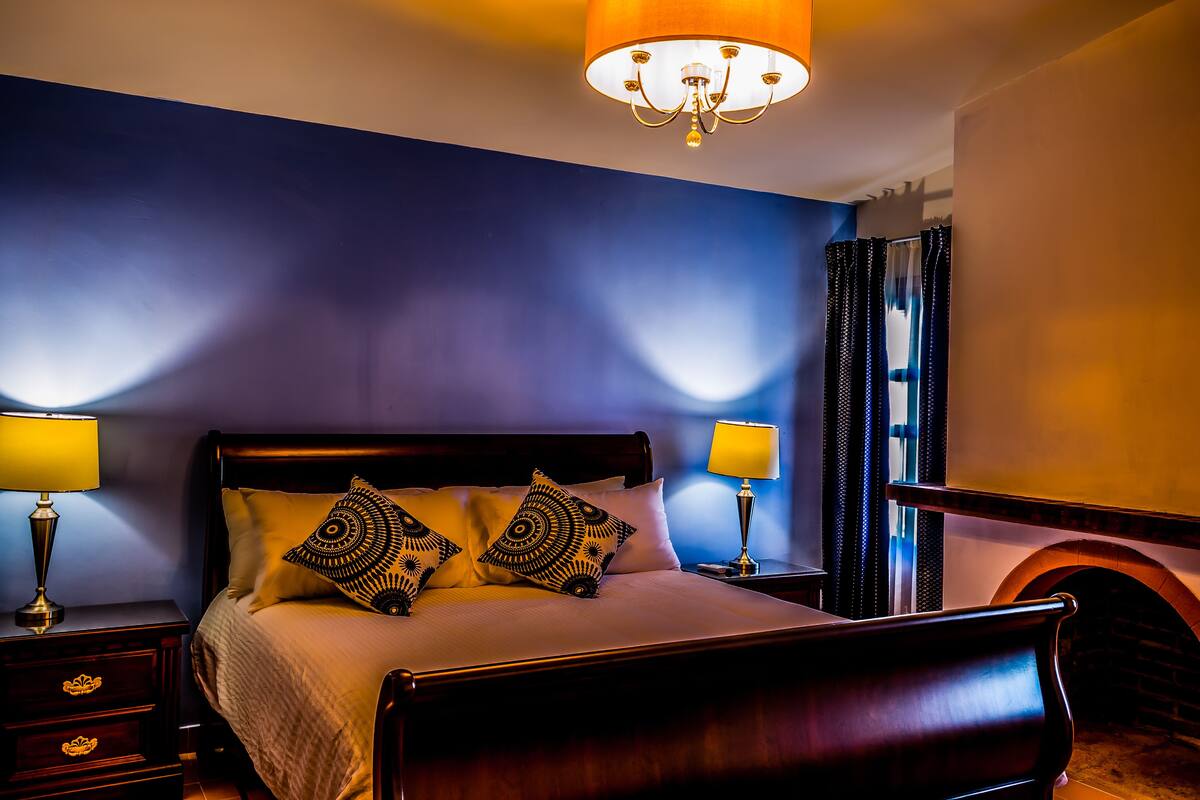 Deluxe Room | Premium bedding, soundproofing, iron/ironing board, free WiFi