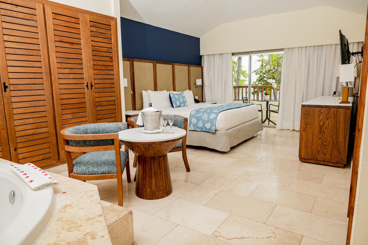 VILLA OCEAN FRONT WITH JACUZZI | 1 bedroom, free minibar, in-room safe, blackout drapes