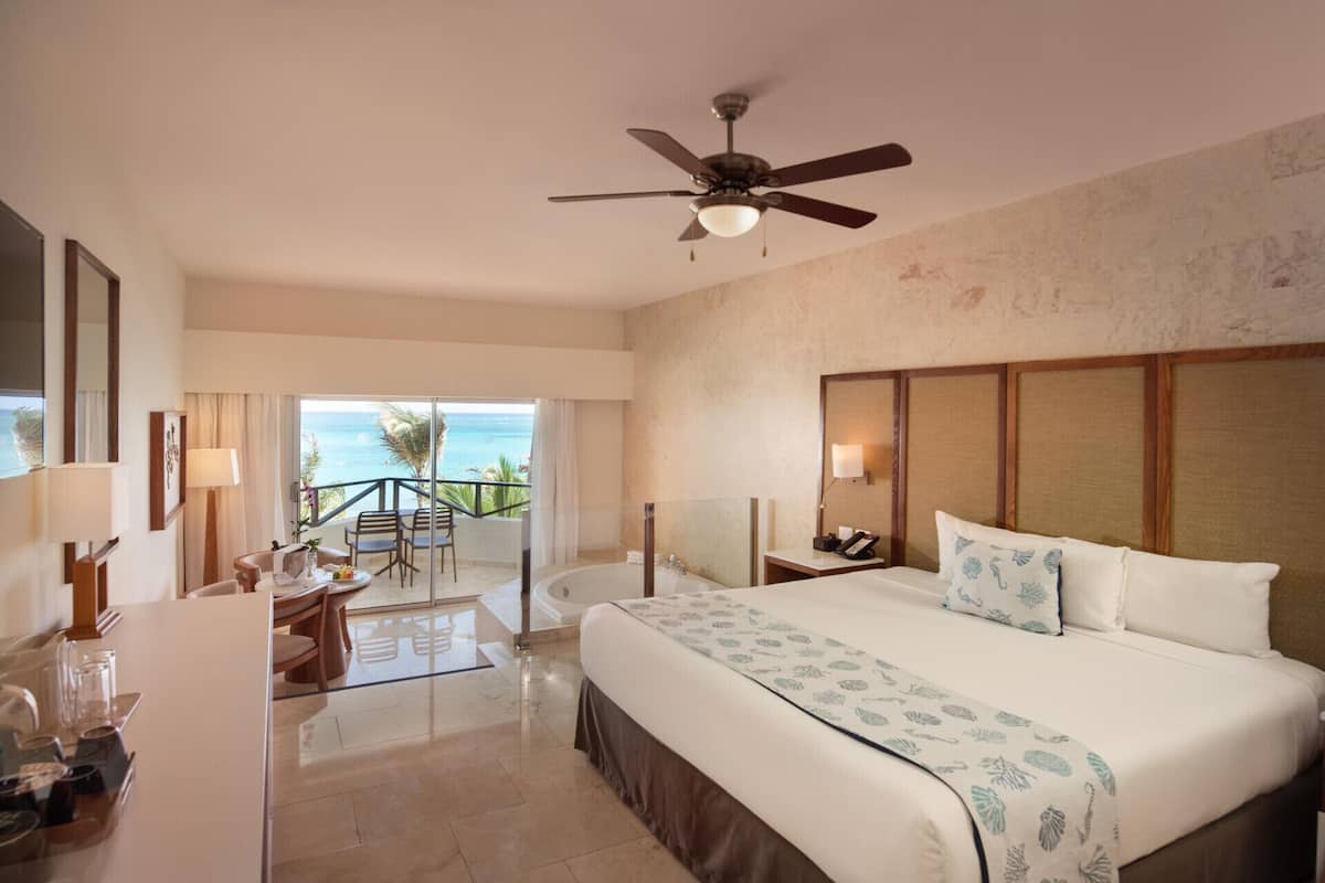1 bedroom, free minibar, in-room safe, blackout drapes
