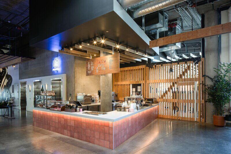 4 restaurants; lunch, dinner and brunch served 