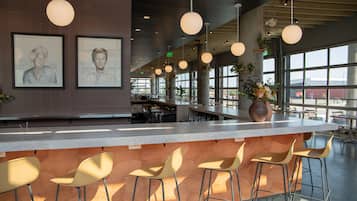 5 restaurants, breakfast, lunch, dinner served; Mediterranean cuisine