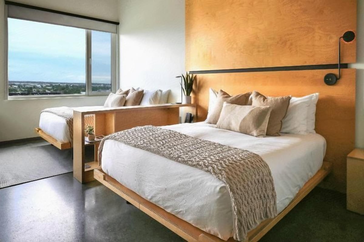 Premium bedding, down duvets, pillow-top beds, minibar