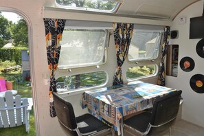 平房 | 客房内用餐