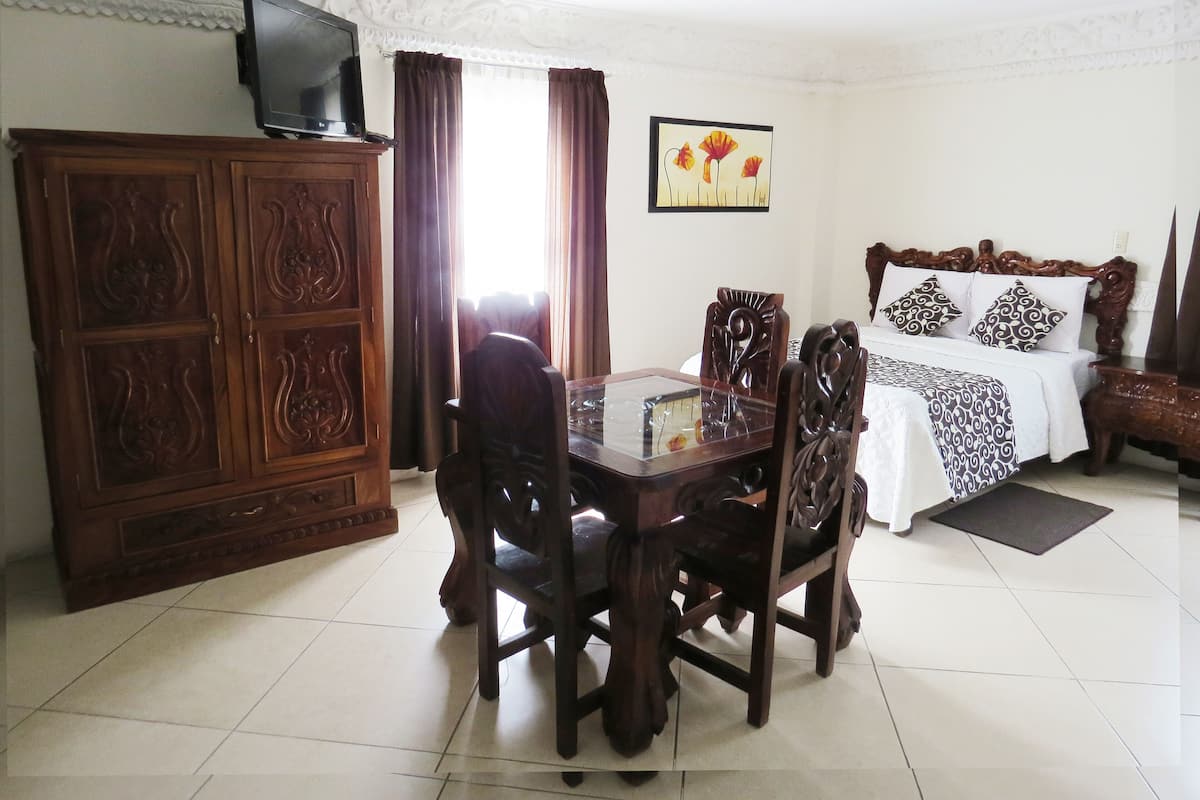 Bàn ủi/dụng cụ ủi quần áo, truy cập Internet không dây miễn phí