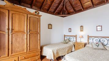 House, 2 Bedrooms, Private Pool, Oceanfront | 2 bedrooms, iron/ironing board, free cribs/infant beds, free WiFi