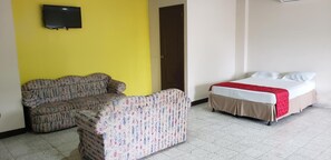 Desk, rollaway beds, free WiFi - Hotel el Dorado (La Ceiba)