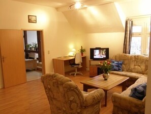 Apartment, 2 Bedrooms (Apartment 3) | Living area | Flat-screen TV - Villa Bellevue Dresden (Dresden)