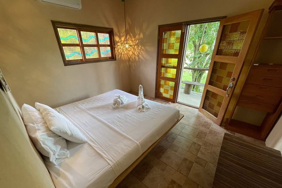 Suite | 1 bedroom, hypo-allergenic bedding available, WiFi (free)